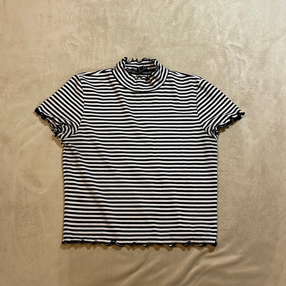 Medium striped crop top